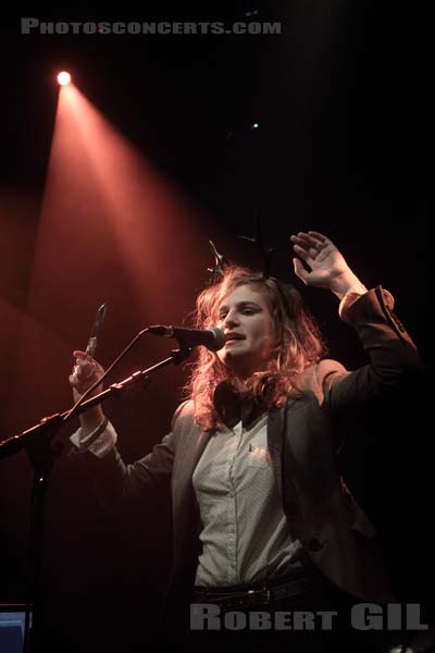 CHRISTINE AND THE QUEENS - 2011-04-12 - PARIS - La Fleche d'Or - 